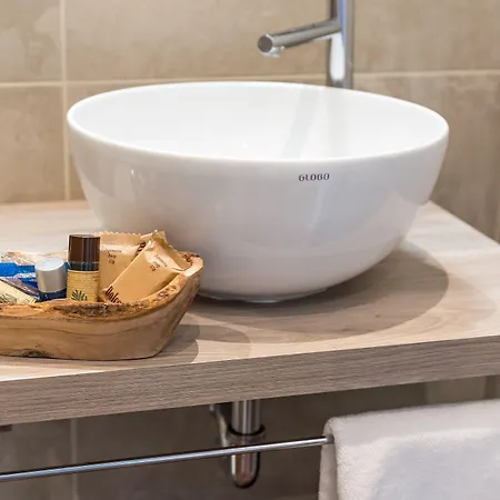 5 Terre Dei Poeti La Spezia